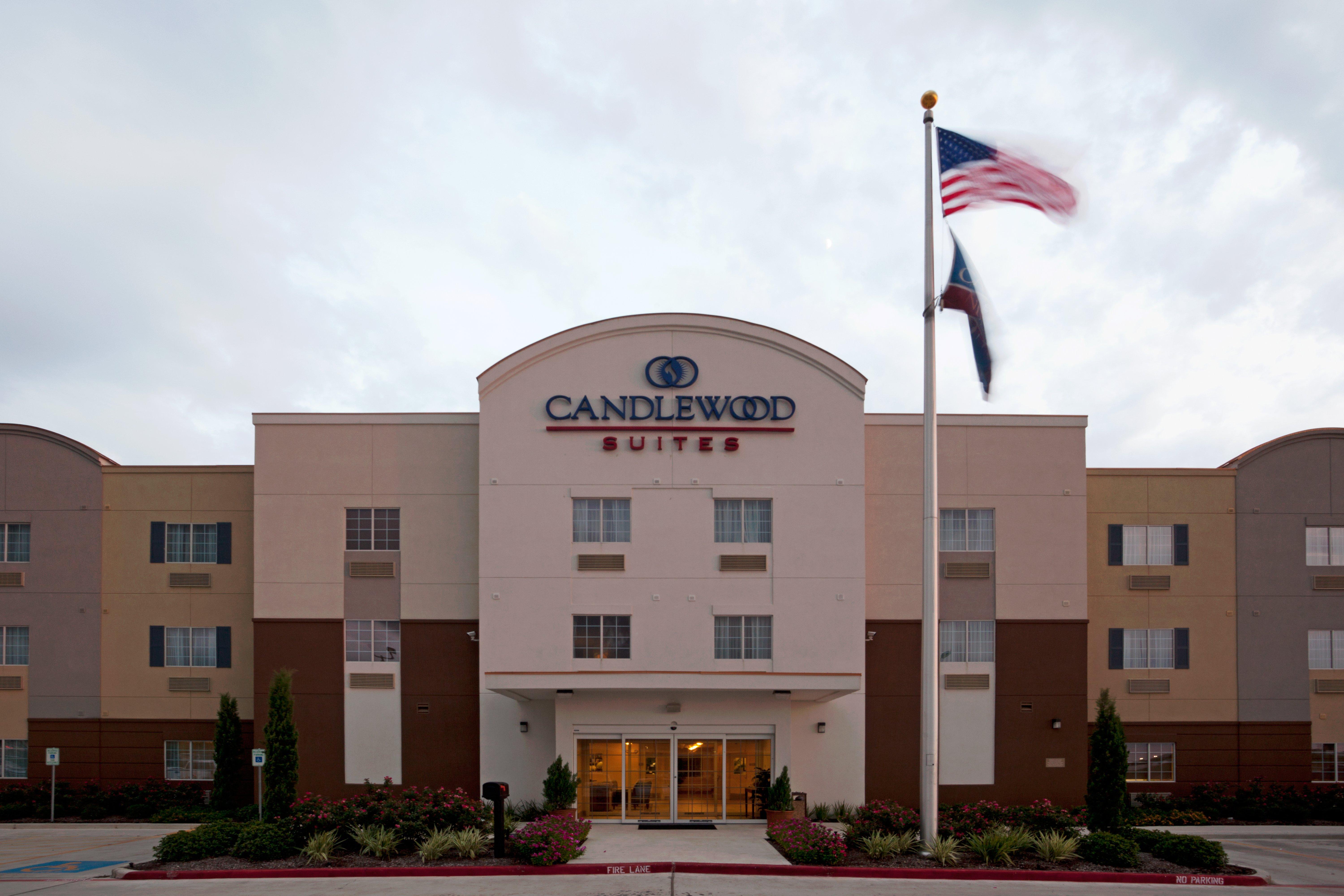 Candlewood Victoria By Ihg Bagian luar foto