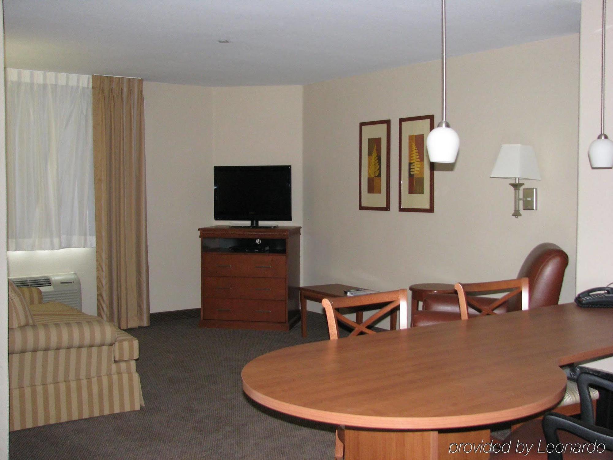 Candlewood Victoria By Ihg Ruang foto